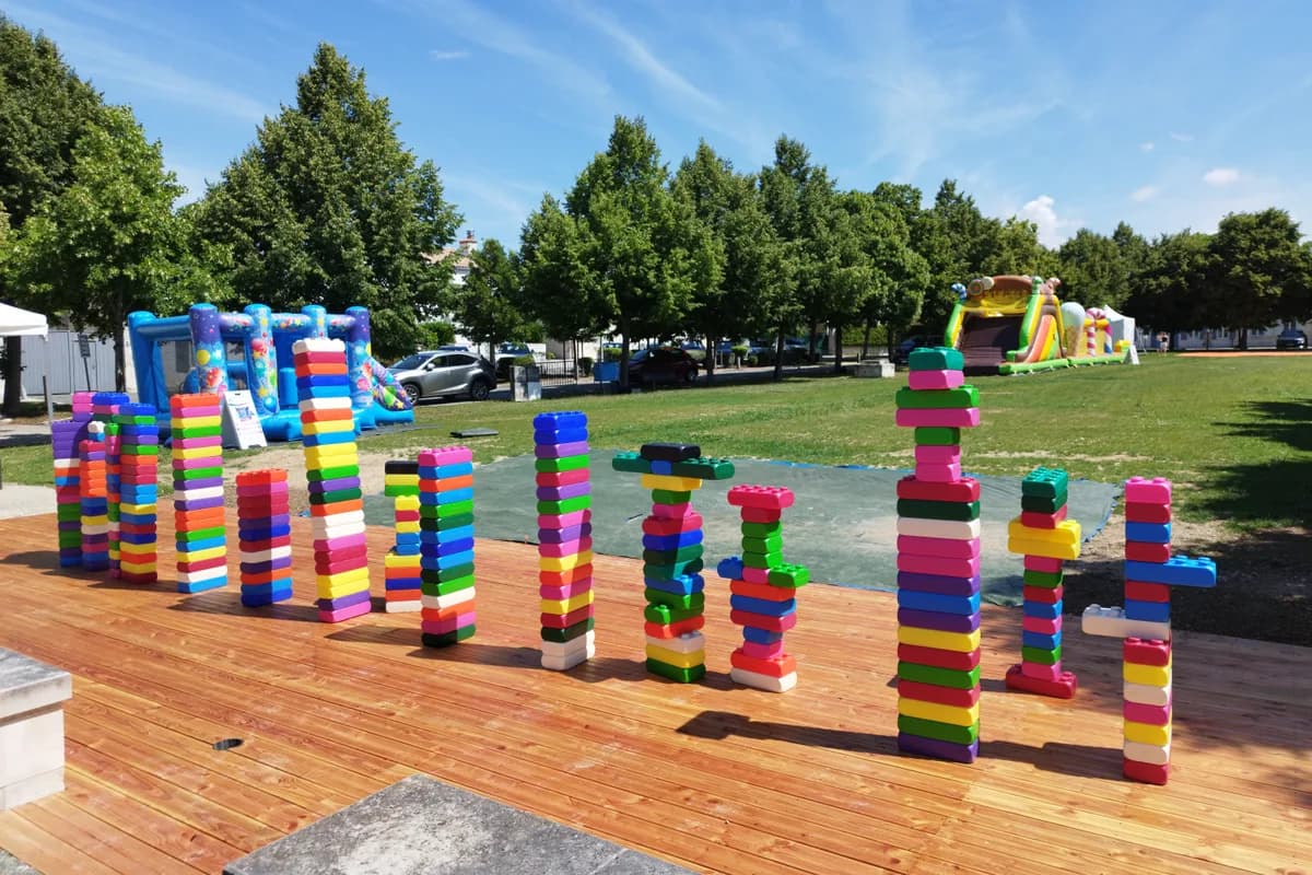 Festigliss, château gonflable avec toboggan intégré loué à Saujon dans le pays royannais
