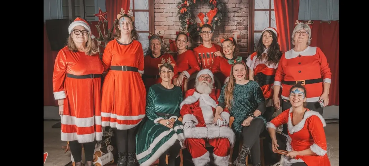 L'équipe de AirGest Démonstration avec le vrai Père Noël